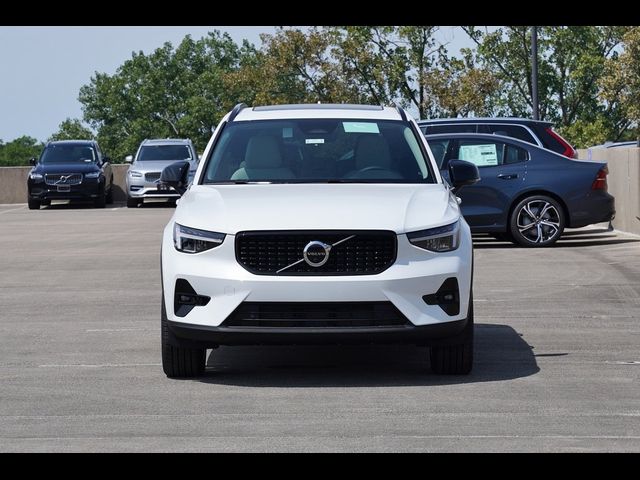 2025 Volvo XC40 Plus Dark Theme