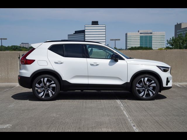 2025 Volvo XC40 Plus Dark Theme