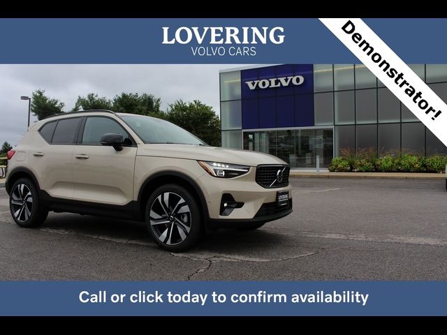 2025 Volvo XC40 Plus Dark Theme