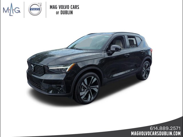 2025 Volvo XC40 Plus Dark Theme