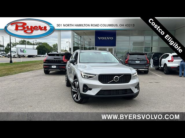 2025 Volvo XC40 Plus Dark Theme