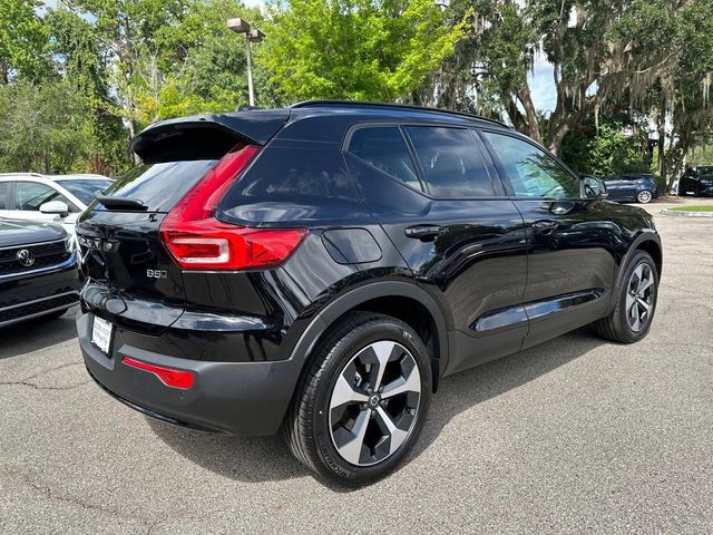 2025 Volvo XC40 Plus Dark Theme