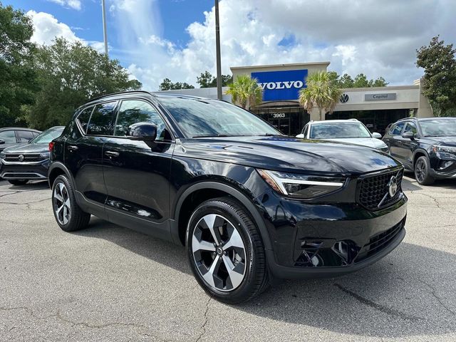 2025 Volvo XC40 Plus Dark Theme