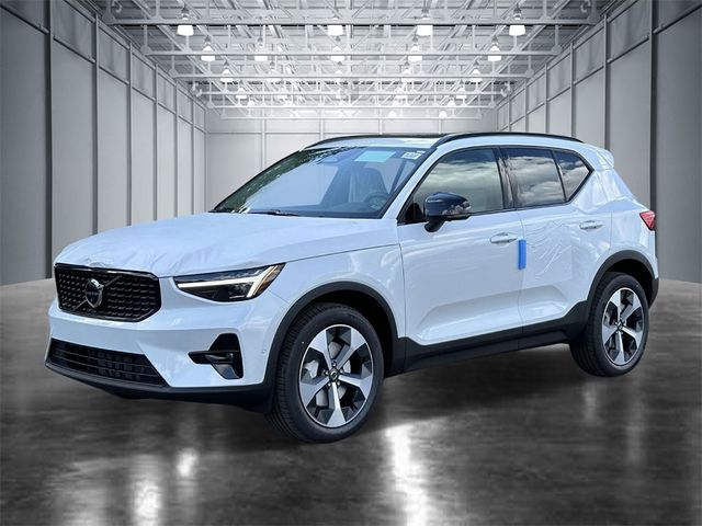 2025 Volvo XC40 Plus Dark Theme