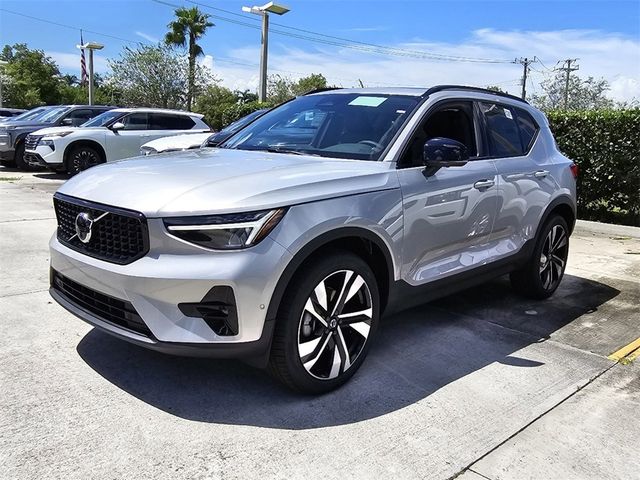 2025 Volvo XC40 Plus Dark Theme