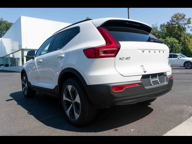 2025 Volvo XC40 Plus Dark Theme