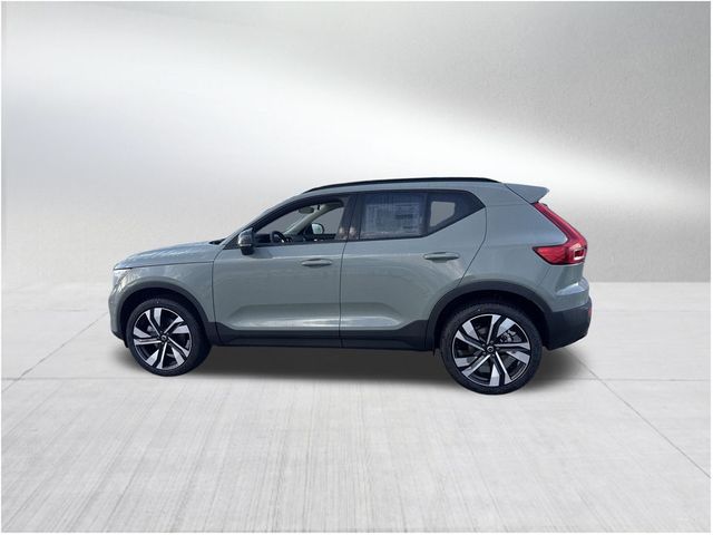 2025 Volvo XC40 Plus Dark Theme