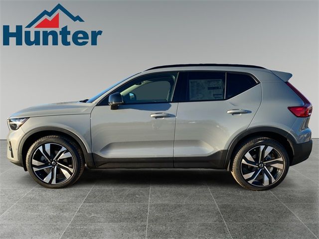 2025 Volvo XC40 Plus Dark Theme