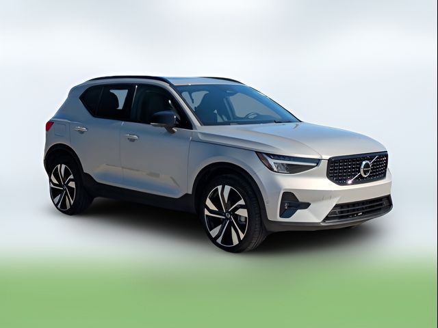 2025 Volvo XC40 Plus Dark Theme