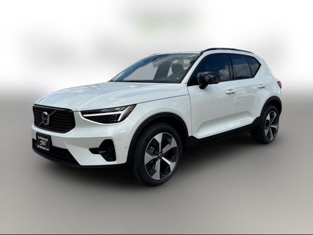 2025 Volvo XC40 Plus Dark Theme