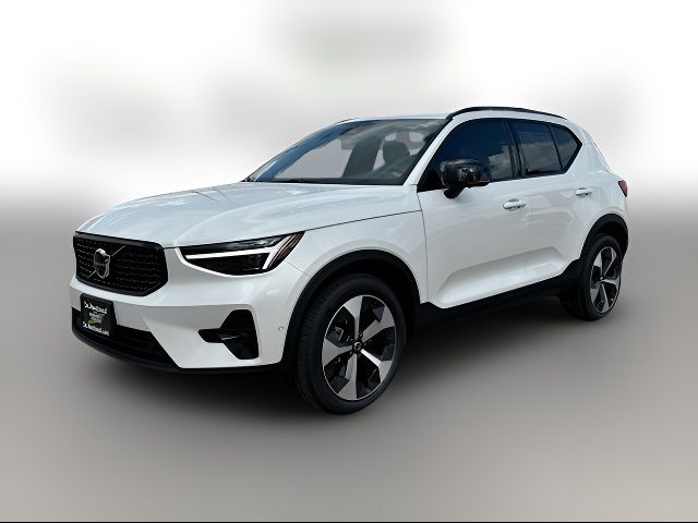 2025 Volvo XC40 Plus Dark Theme