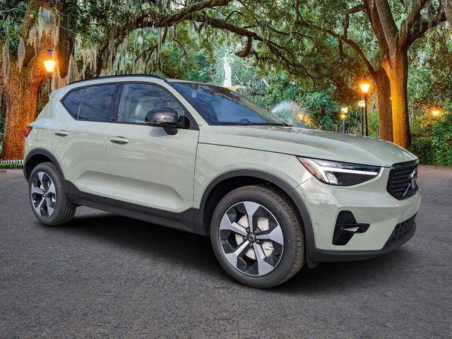 2025 Volvo XC40 Plus Dark Theme