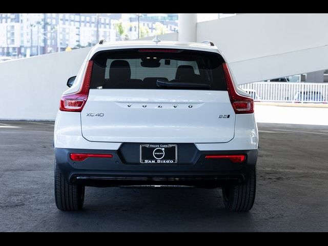 2025 Volvo XC40 Plus Dark Theme