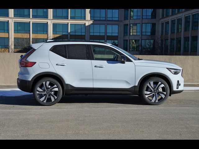 2025 Volvo XC40 Plus Dark Theme