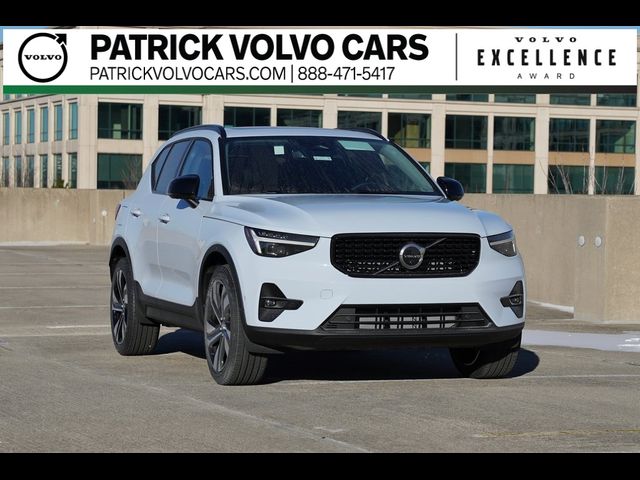 2025 Volvo XC40 Plus Dark Theme