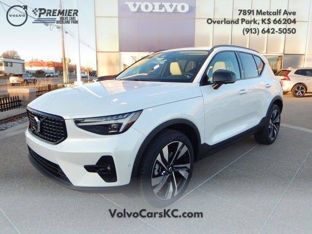 2025 Volvo XC40 Plus Dark Theme