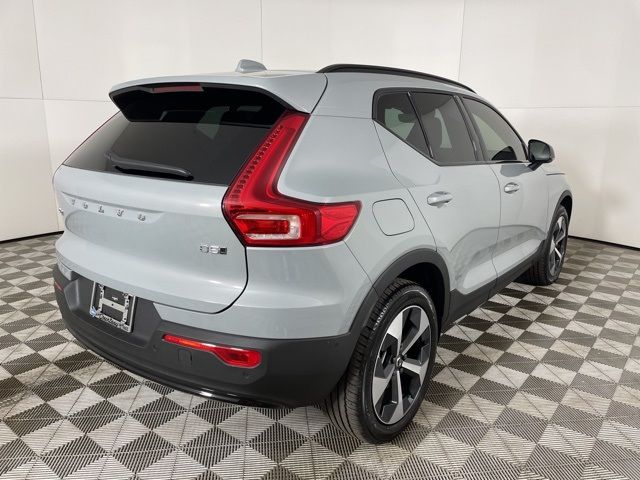 2025 Volvo XC40 Plus Dark Theme