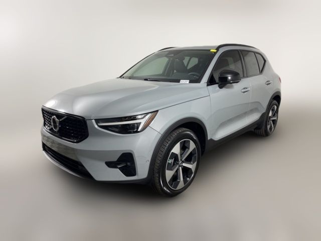 2025 Volvo XC40 Plus Dark Theme