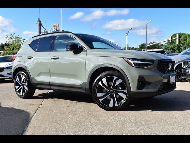 2025 Volvo XC40 Plus Dark Theme