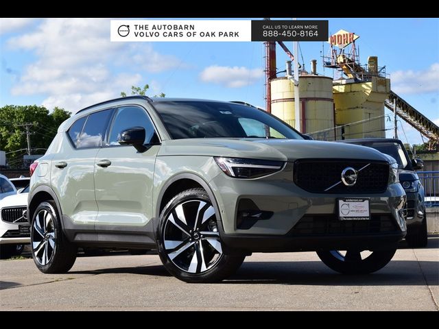 2025 Volvo XC40 Plus Dark Theme