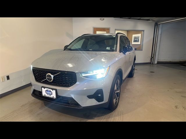 2025 Volvo XC40 Plus Dark Theme