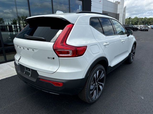 2025 Volvo XC40 Plus Dark Theme