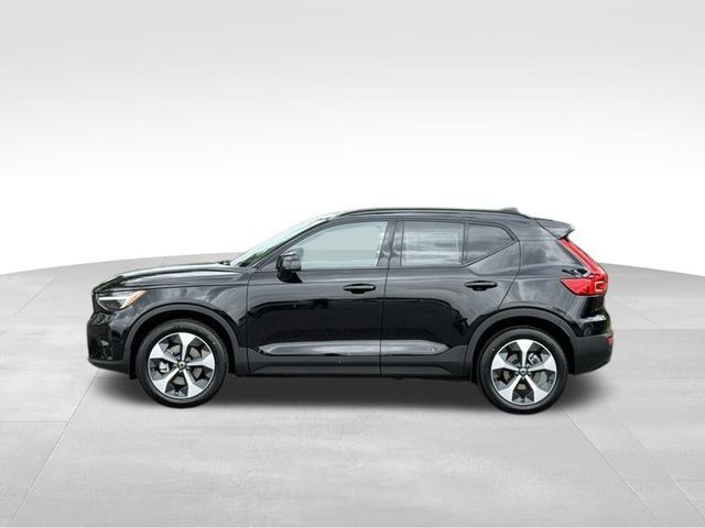 2025 Volvo XC40 Plus Dark Theme