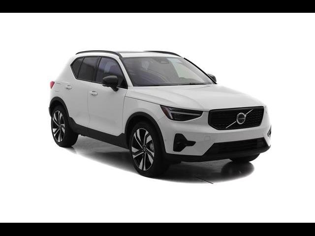 2025 Volvo XC40 Plus Dark Theme