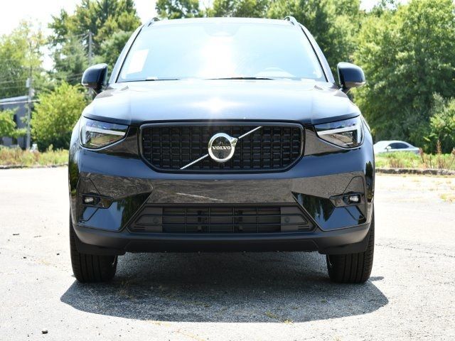 2025 Volvo XC40 Plus Dark Theme