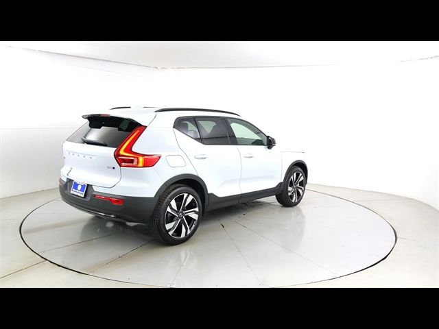 2025 Volvo XC40 Plus Dark Theme