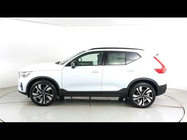 2025 Volvo XC40 Plus Dark Theme