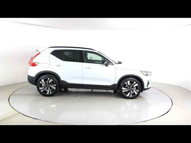 2025 Volvo XC40 Plus Dark Theme