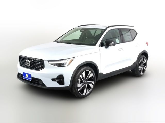 2025 Volvo XC40 Plus Dark Theme