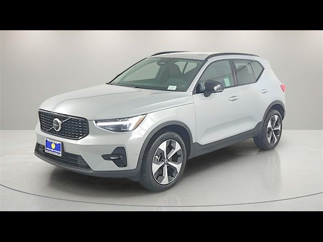 2025 Volvo XC40 Plus Dark Theme