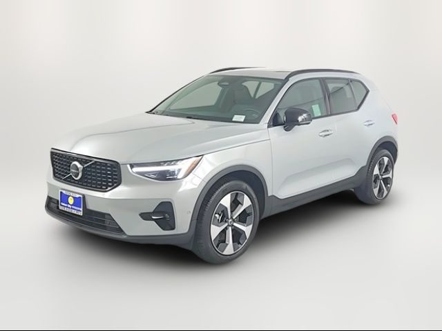 2025 Volvo XC40 Plus Dark Theme