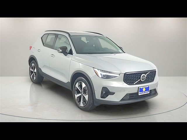 2025 Volvo XC40 Plus Dark Theme