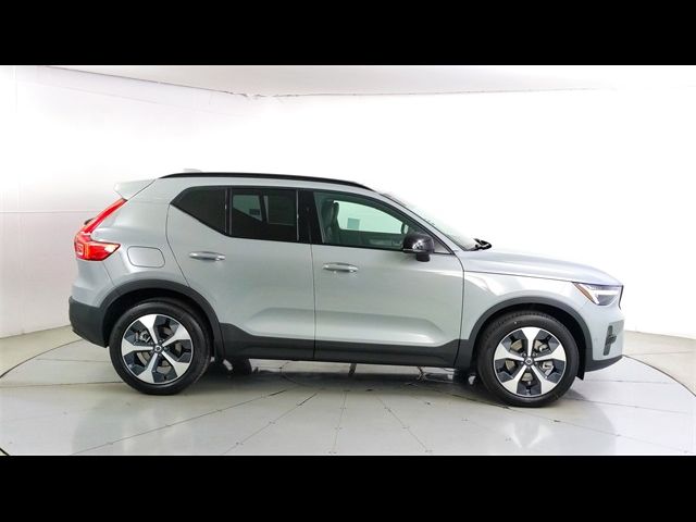 2025 Volvo XC40 Plus Dark Theme