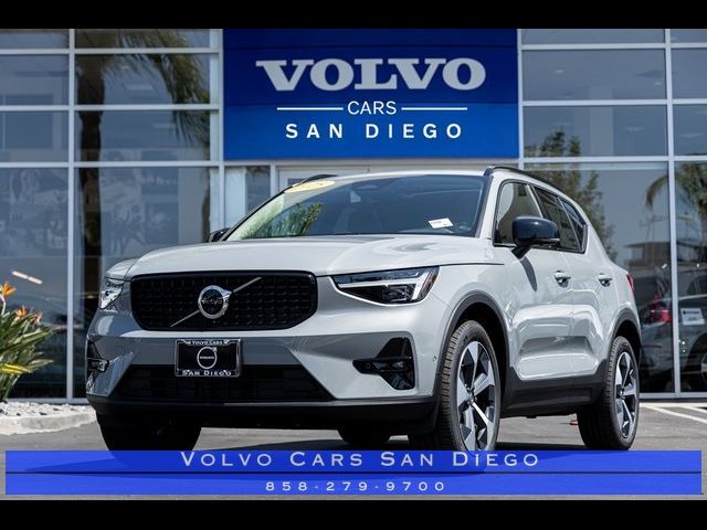 2025 Volvo XC40 Plus Dark Theme