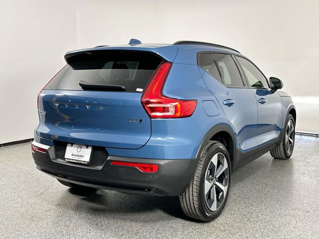 2025 Volvo XC40 Plus Dark Theme