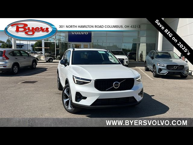 2025 Volvo XC40 Plus Dark Theme