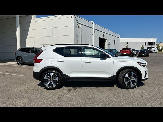 2025 Volvo XC40 Plus Dark Theme