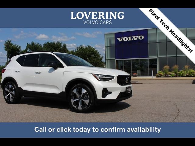 2025 Volvo XC40 Plus Dark Theme