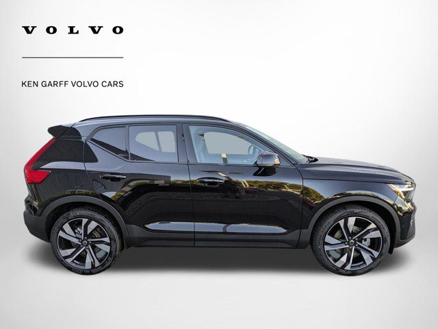 2025 Volvo XC40 Plus Dark Theme