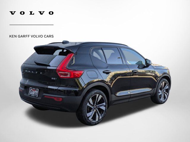 2025 Volvo XC40 Plus Dark Theme