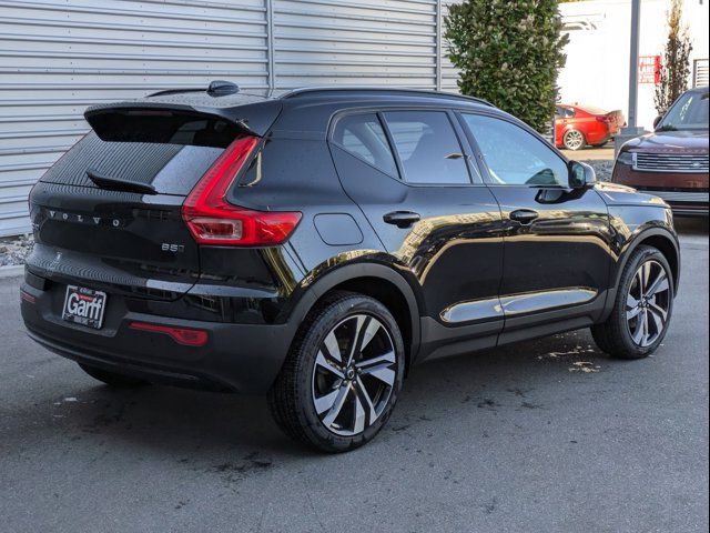 2025 Volvo XC40 Plus Dark Theme