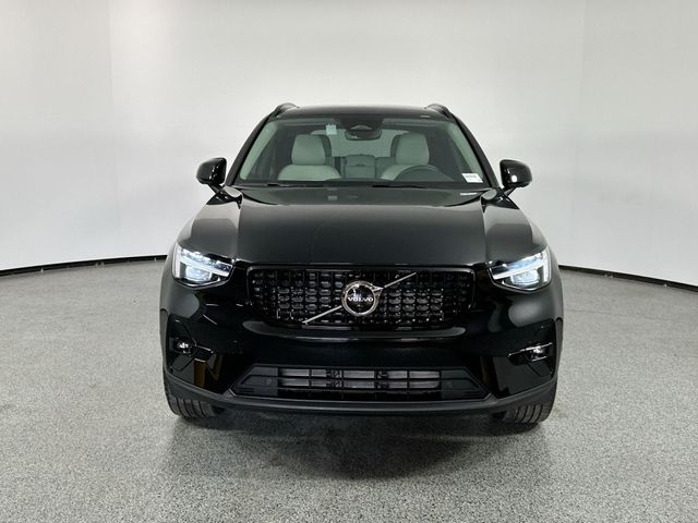 2025 Volvo XC40 Plus Dark Theme