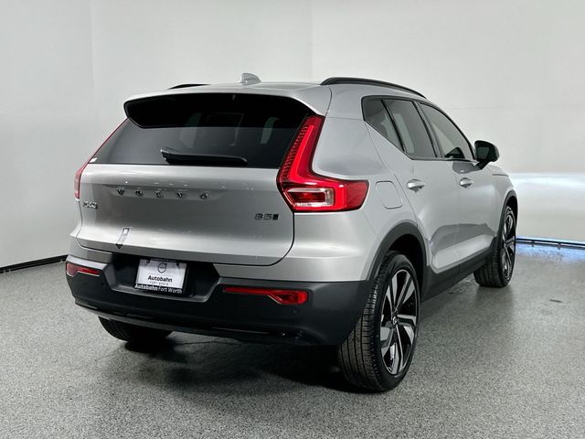 2025 Volvo XC40 Plus Dark Theme