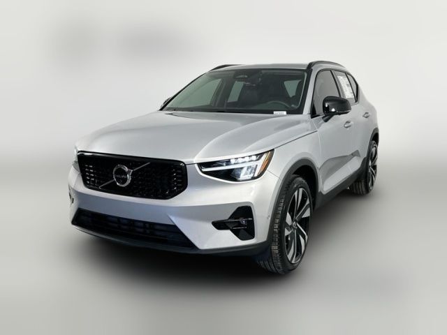 2025 Volvo XC40 Plus Dark Theme