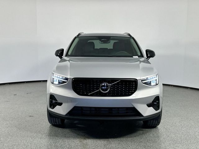 2025 Volvo XC40 Plus Dark Theme