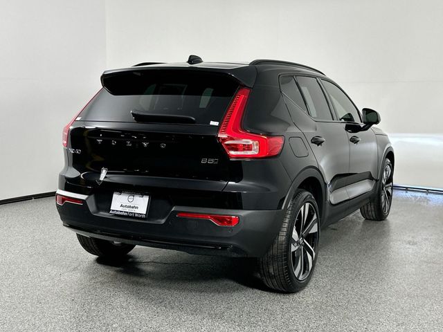 2025 Volvo XC40 Plus Dark Theme